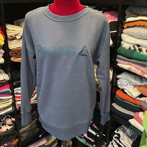 #313. 🪷 Reebok sweater. Small